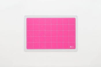 マット❤ピンク ミワックス カットマット｜特注デスクマット、カッティングマット